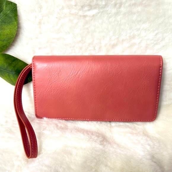 Universal Thread Bifold Wallet in Dust Pink - Picture 3 of 9